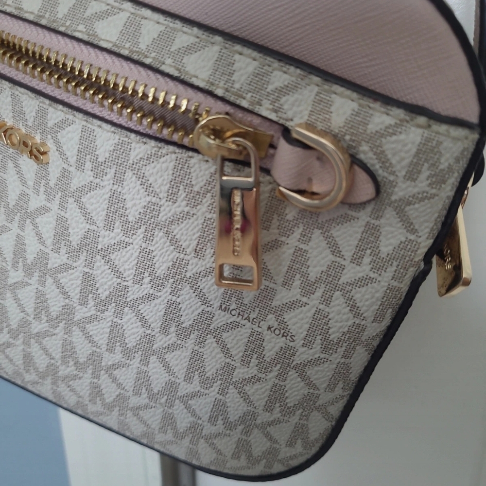 Michael Kors Pink and Cream Crossbody Bag - Picture 3 of 16